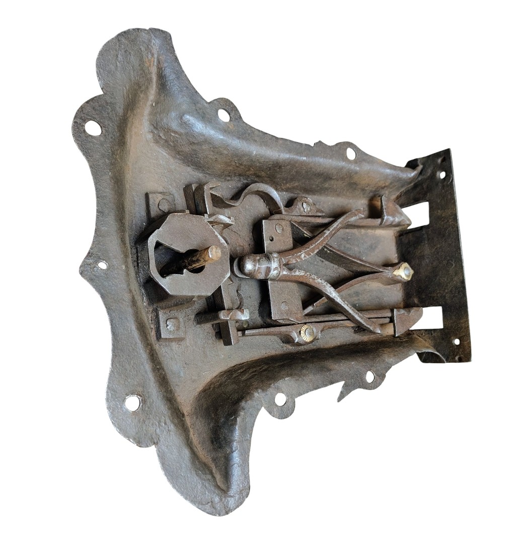 Grande serrure gothique de coffre-photo-2