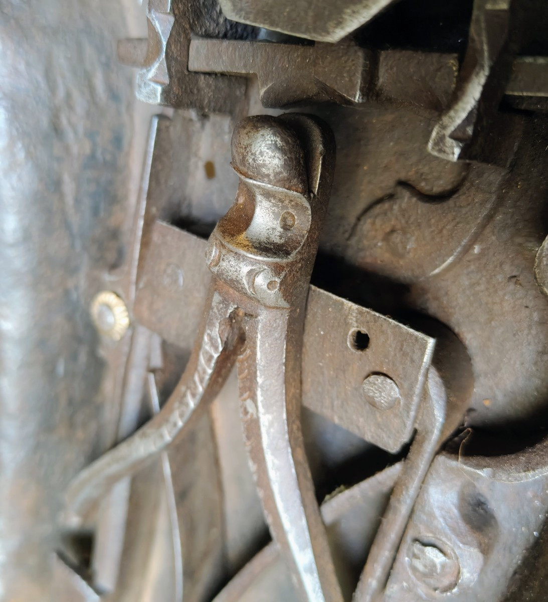 Grande serrure gothique de coffre-photo-1