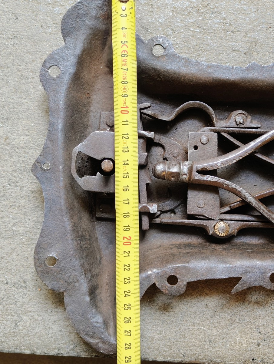 Grande serrure gothique de coffre-photo-4