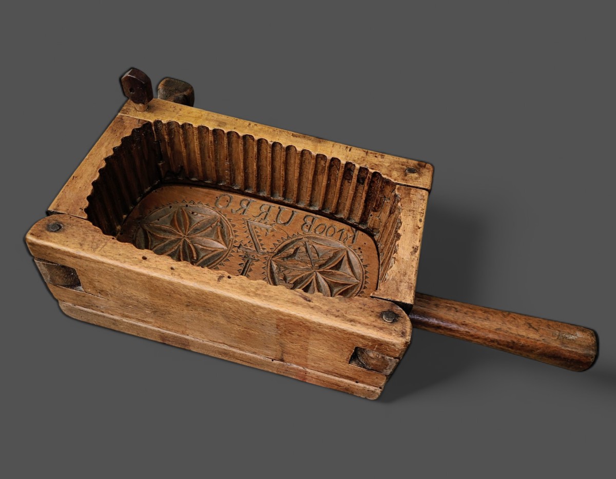 Richly Decorated Butter Mold Italy Early 19th Century-photo-4
