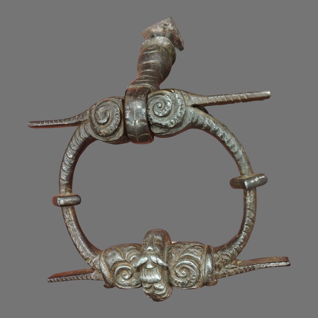 Anthropomorphic Door Knocker Tyrol XVII Century-photo-1