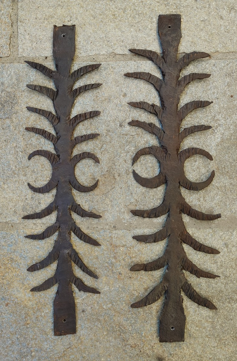 Rare paire de étripe-chats en fer forgé et ciselé XV-XVIe siècle-photo-2