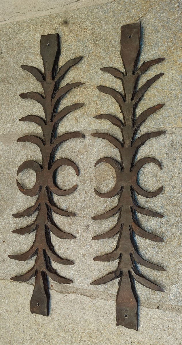 Rare paire de étripe-chats en fer forgé et ciselé XV-XVIe siècle-photo-4