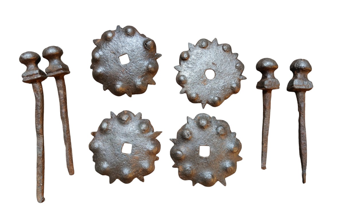 4 Clous en fer forgé XVI-XVIIe siècle-photo-2