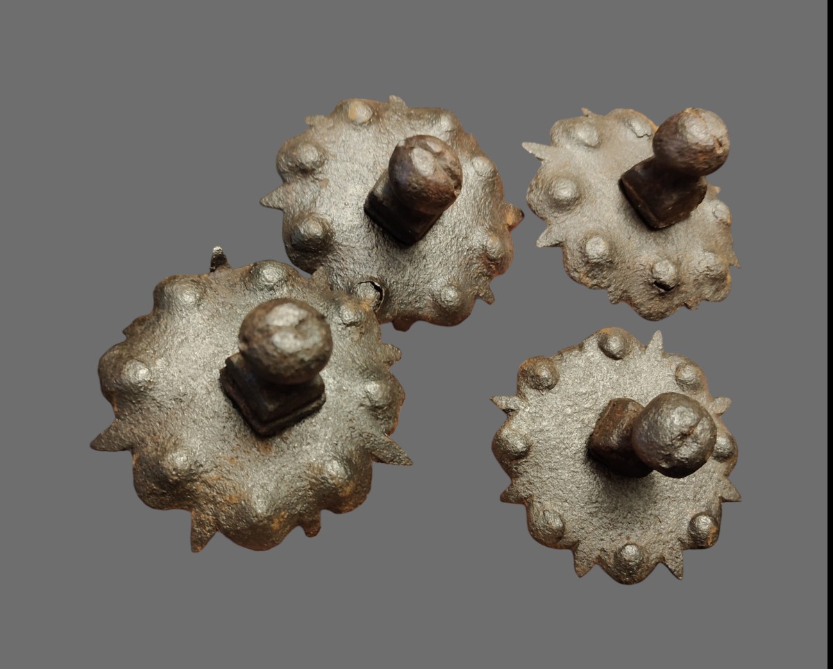 4 Clous en fer forgé XVI-XVIIe siècle-photo-4