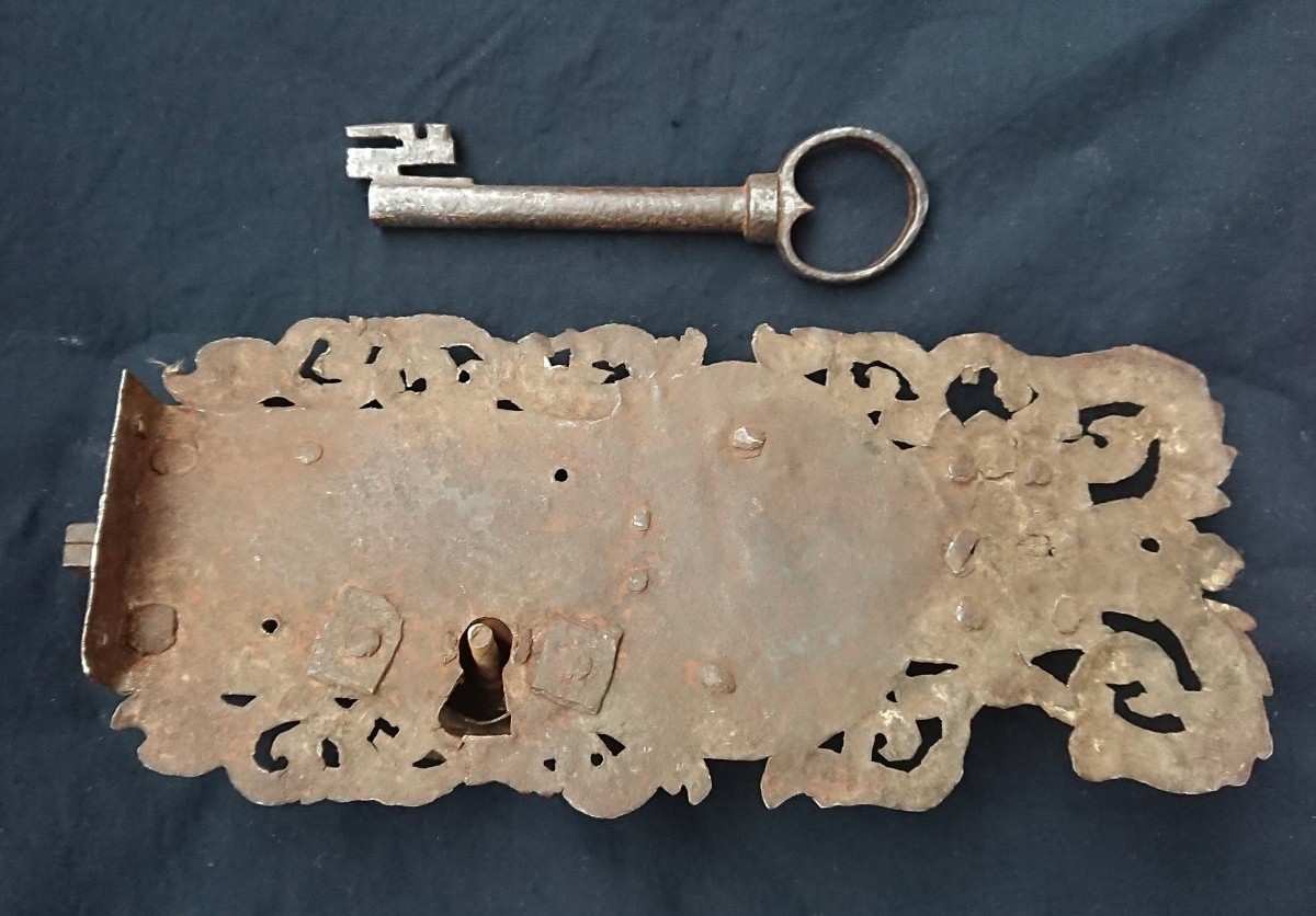 Dome Lock End Of The Seventeenth Century-photo-2