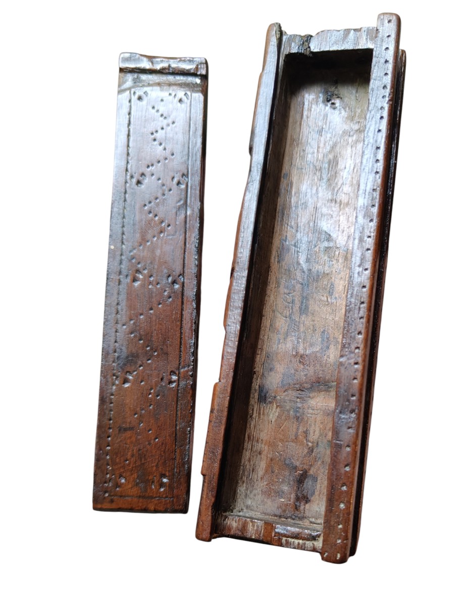 Boite En Bois Sculpté En Forme De Livre Italie XIXe Siècle-photo-1