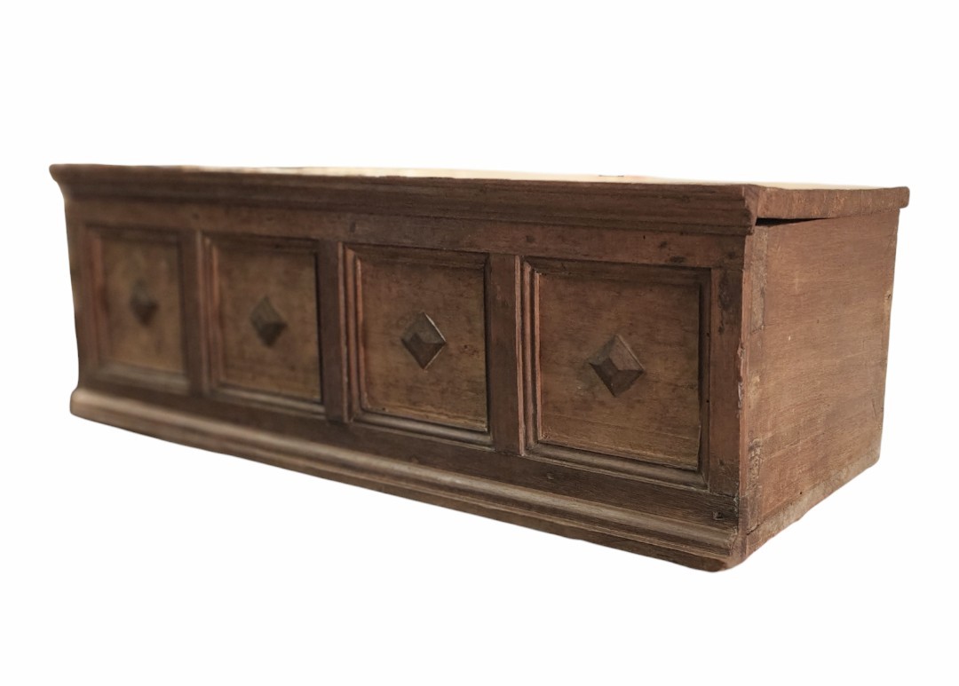 Large Box In Walnut Tuscany Eighteenth Century-photo-1