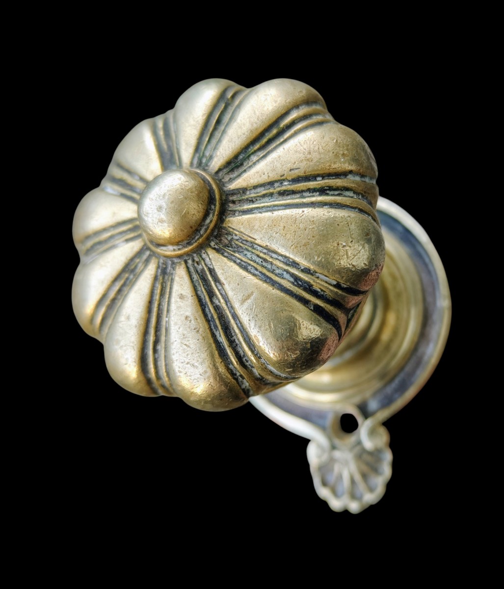 Bouton en bronze doré Louis XVI