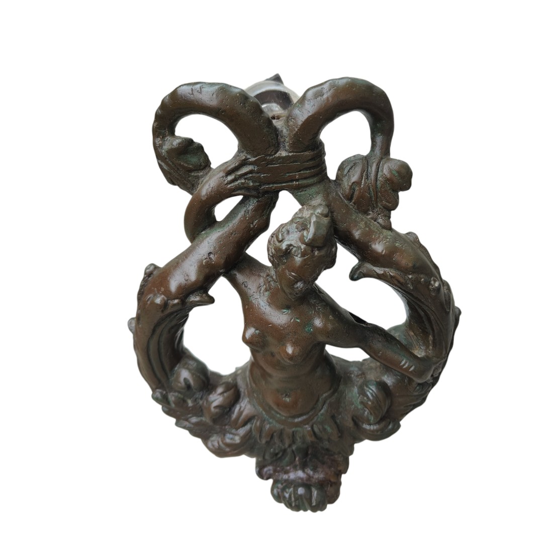 Heurtoir en bronze à figure de nereide-photo-3