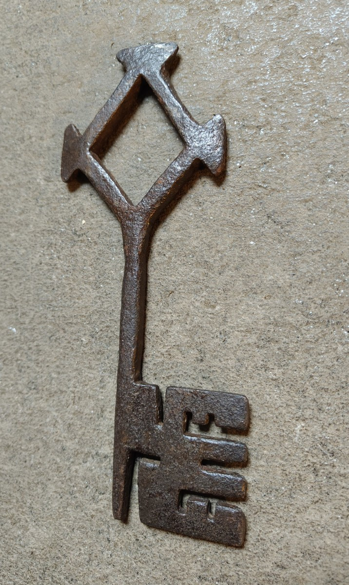 Large Iron  Gothic Key 22 Cm-photo-3
