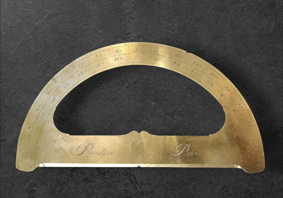 Rapporteur en laiton doré Signé Poudra à Paris-photo-2