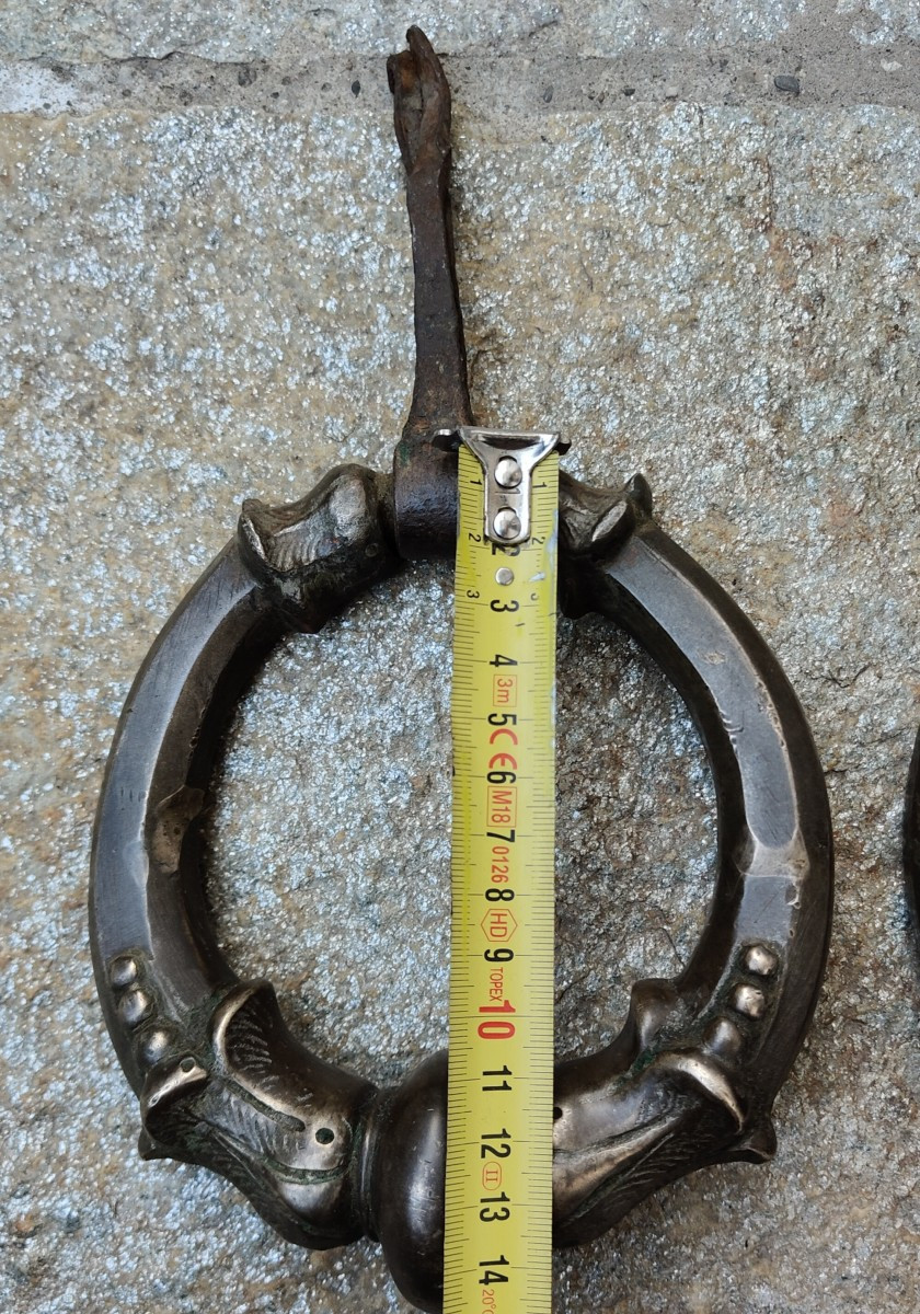 Paire d'heurtoirs en bronze fin du XVIII-début XVIIIe siècle -photo-3