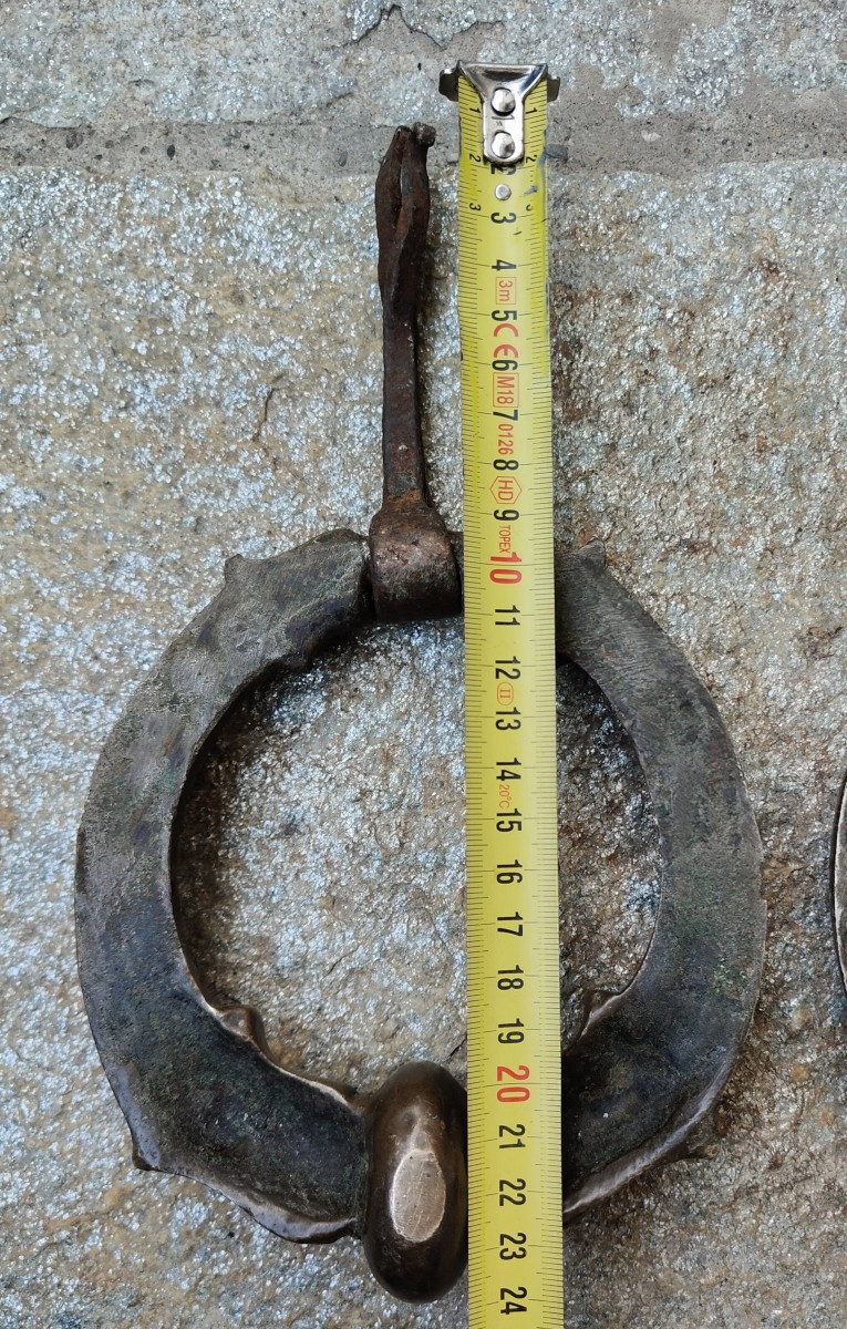 Paire d'heurtoirs en bronze fin du XVIII-début XVIIIe siècle -photo-5