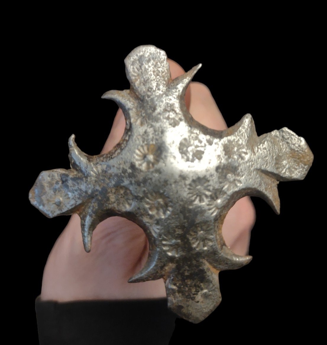 Deux Gros Clous En Fer Forgé Et Gravé Début Du XVIIe Siècle-photo-4