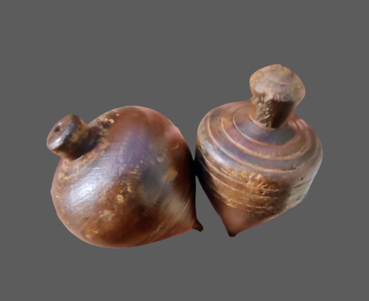  Pair Of 19th Century Turned Wooden Spinning Tops-photo-4