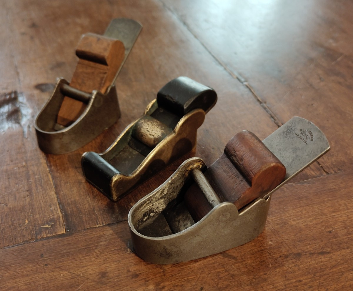 3 Petits rabots métalliques début XXe siècle 