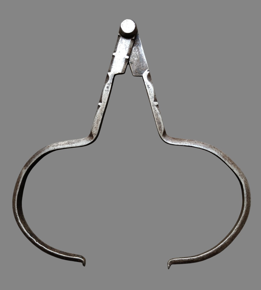 XVIII Century Wrought Iron Compass-photo-2