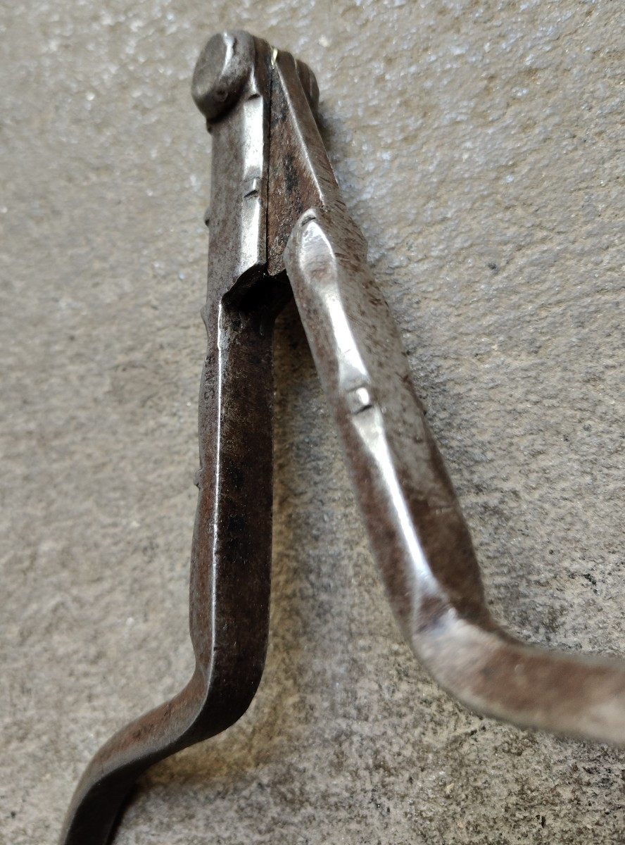 XVIII Century Wrought Iron Compass-photo-4