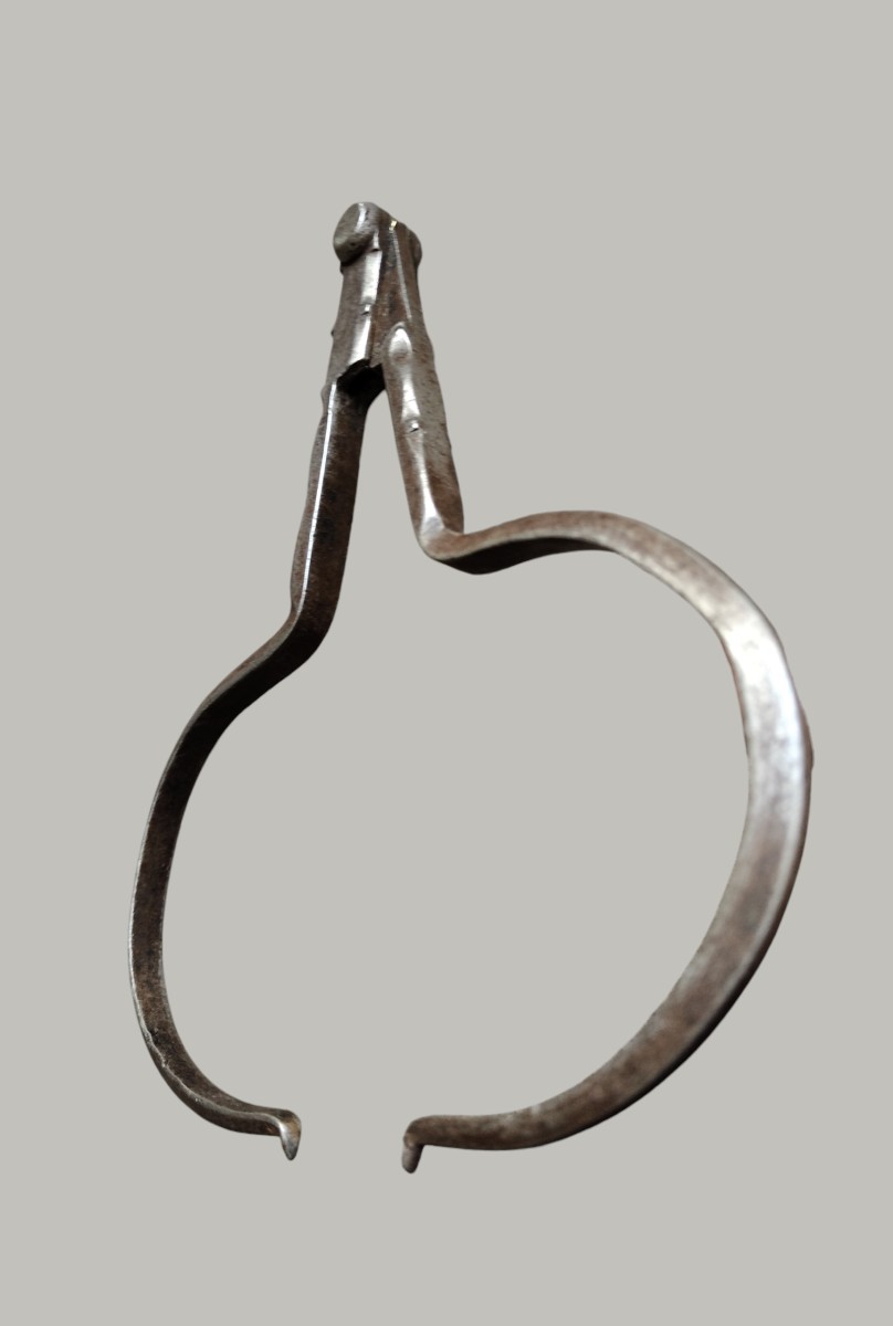 XVIII Century Wrought Iron Compass-photo-1