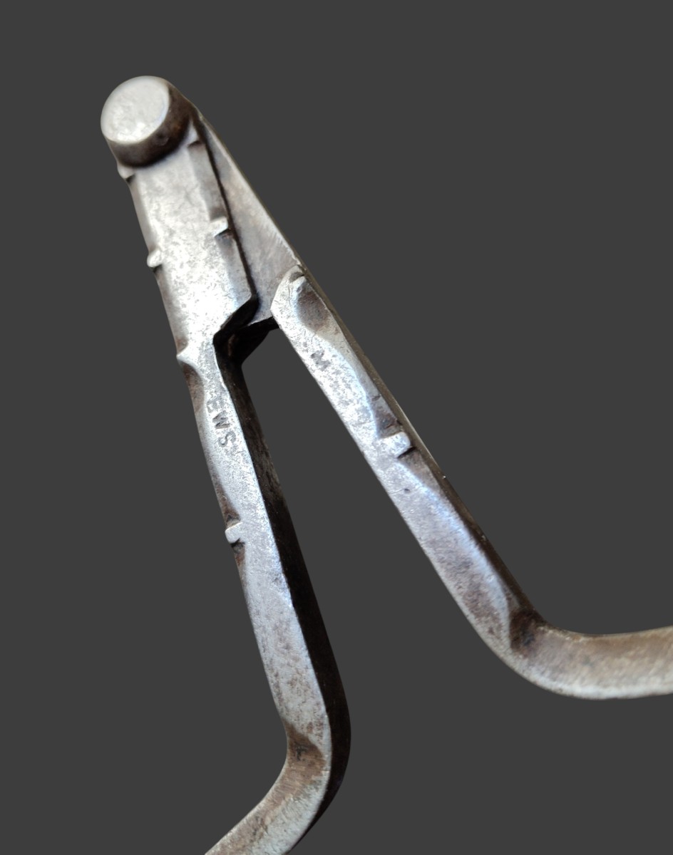 XVIII Century Wrought Iron Compass-photo-5