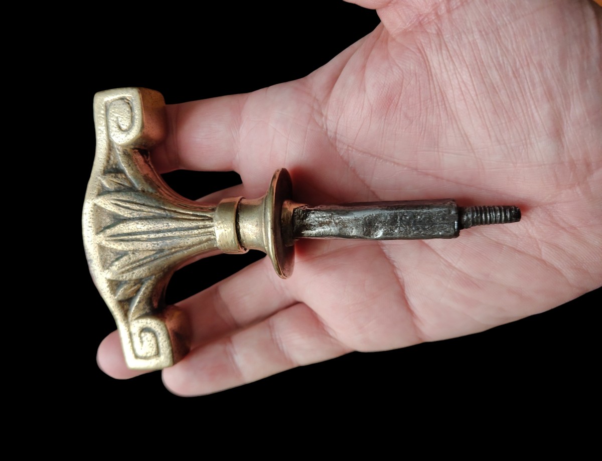 Louis XVI Wrought And Gilded Iron Door Handle-photo-1