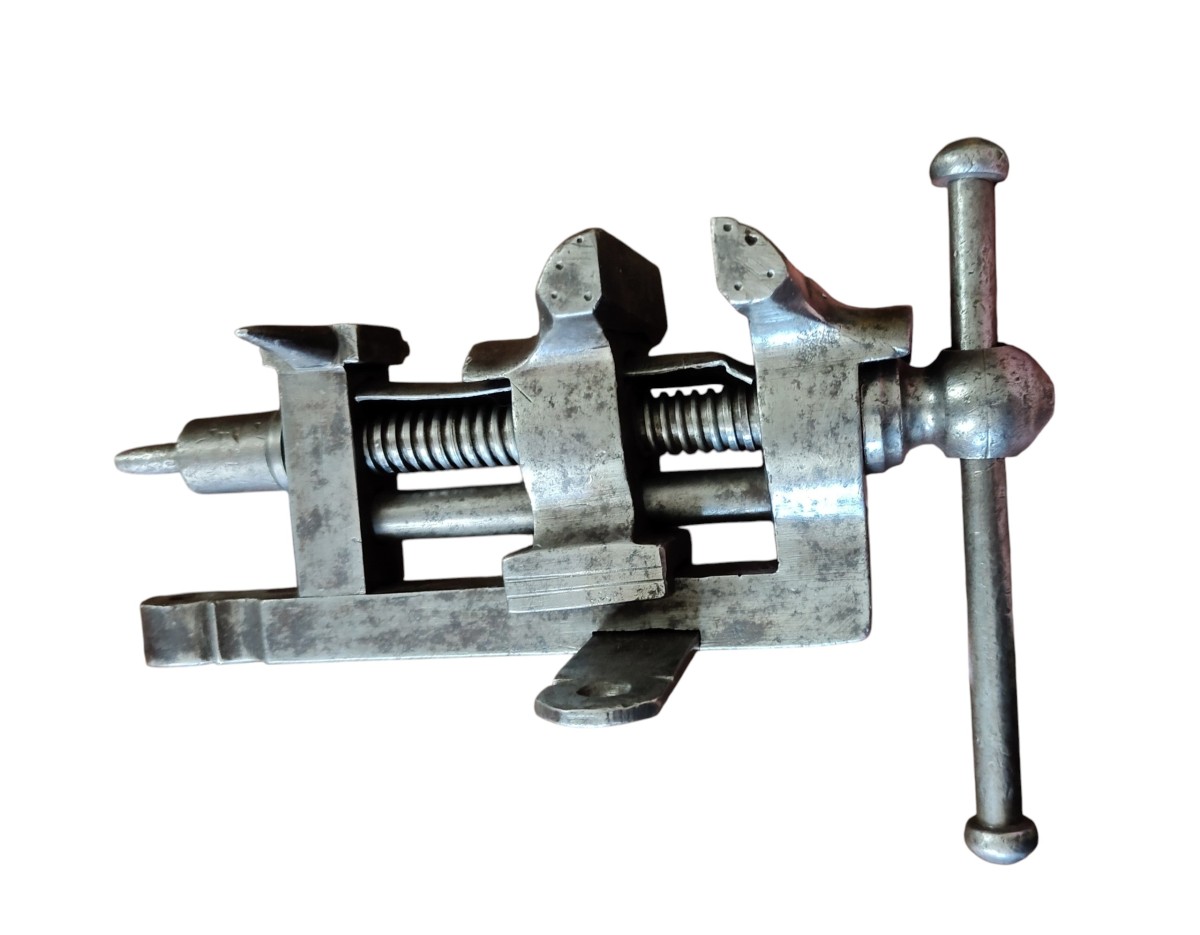 Forged Iron Bench Vise Equipped With A Small Anvil Early XX Century-photo-1