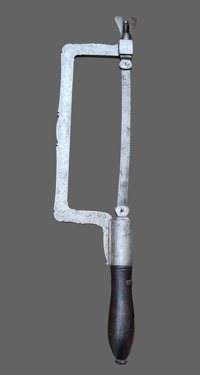 Scie à amputation en fer forgé XVIIIe siècle-photo-1