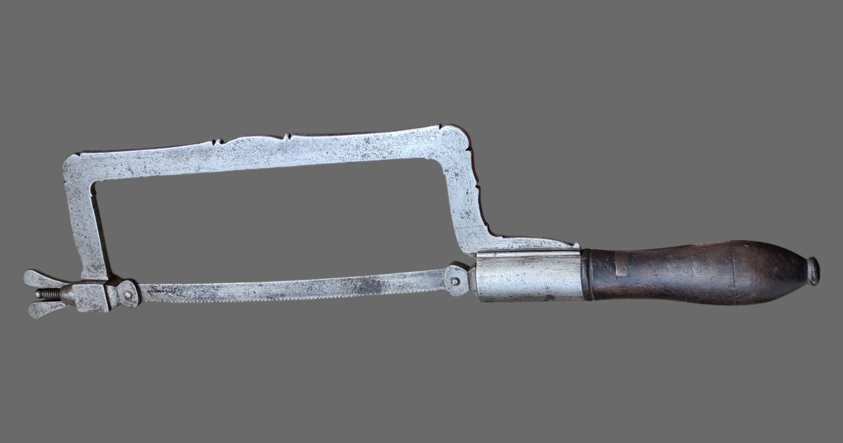 Scie à amputation en fer forgé XVIIIe siècle