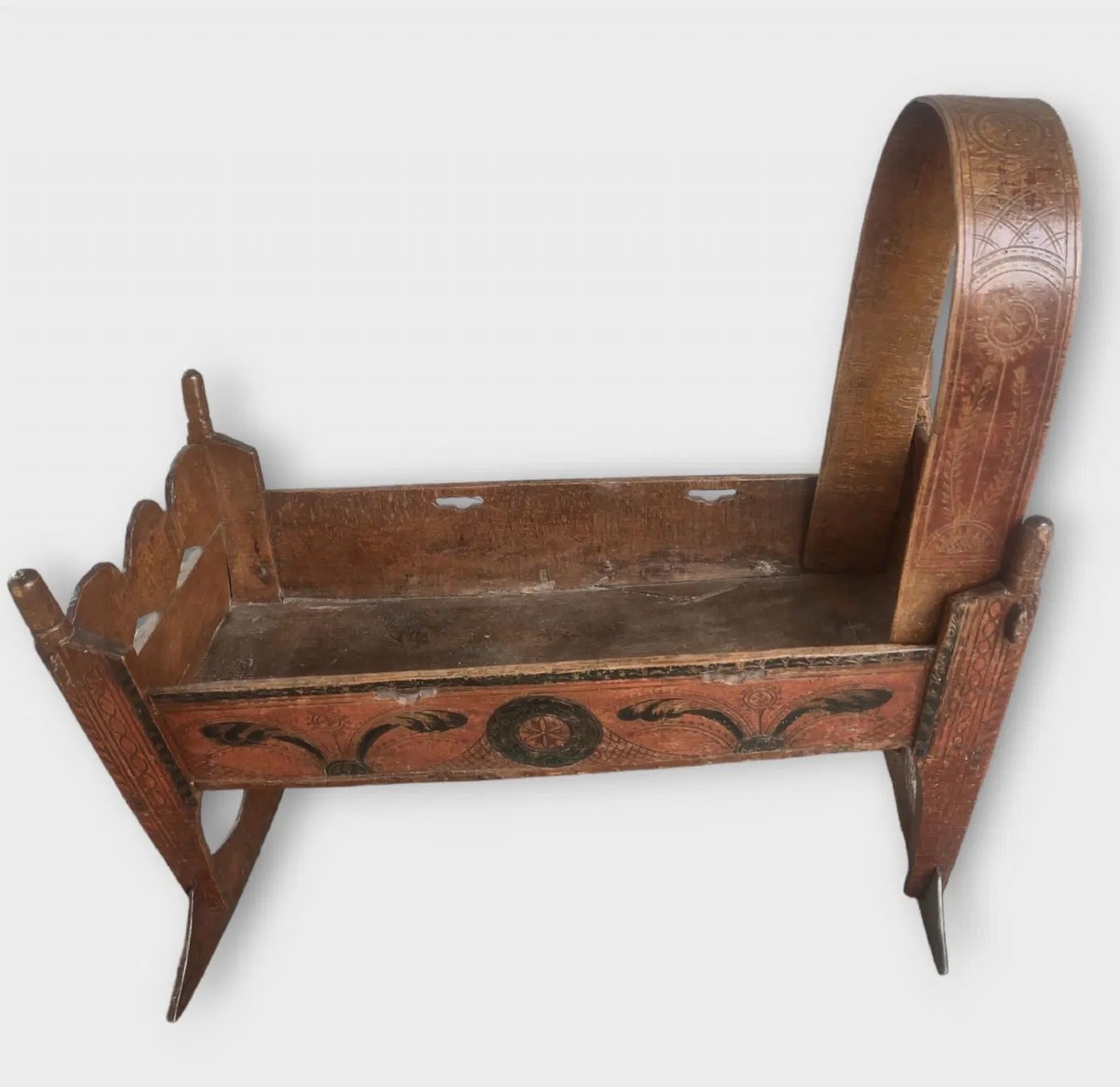 Berceau en bois peint Alpes Italiennes (Valsesia) début XIXe siècle-photo-3