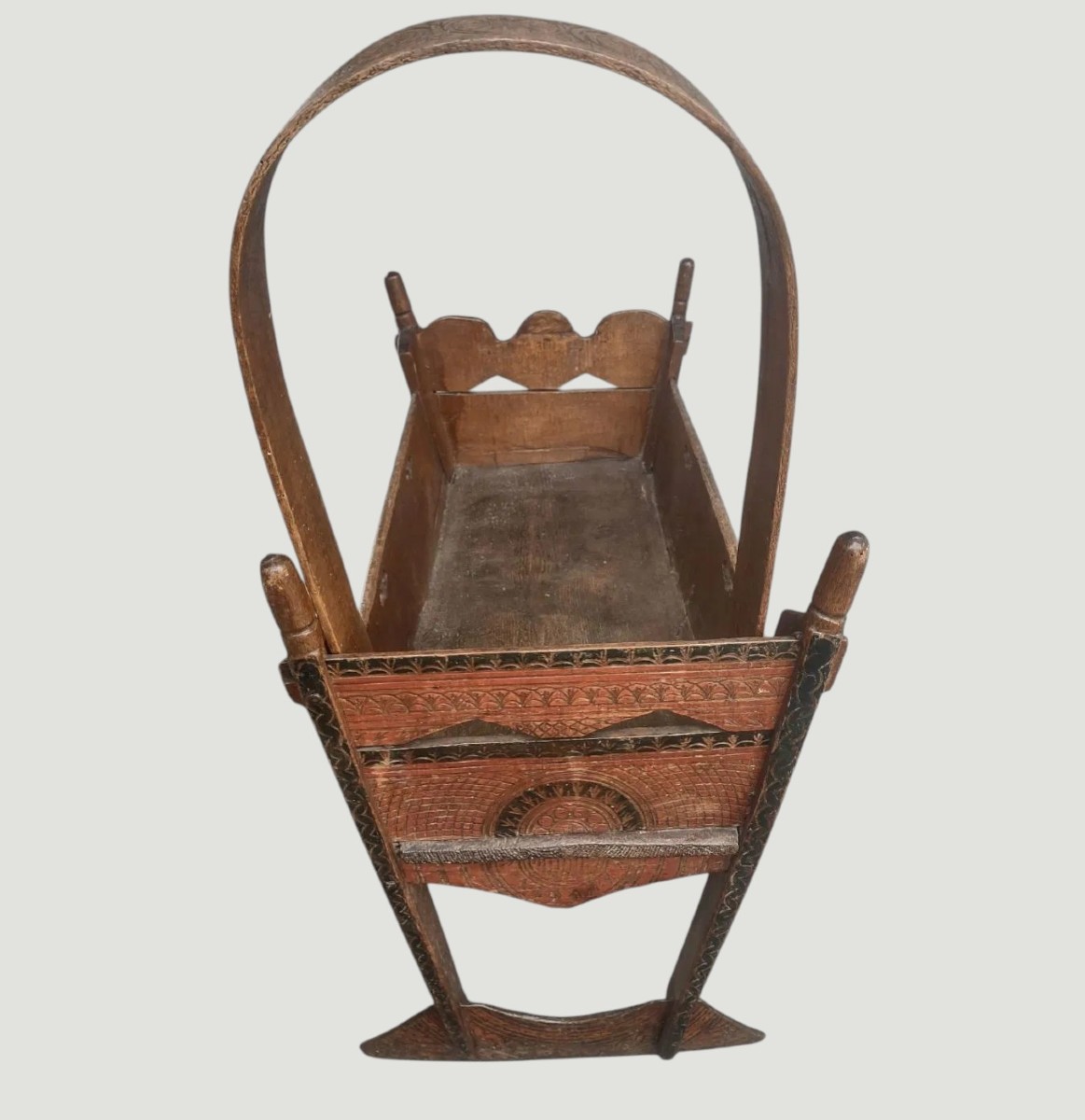 Berceau en bois peint Alpes Italiennes (Valsesia) début XIXe siècle