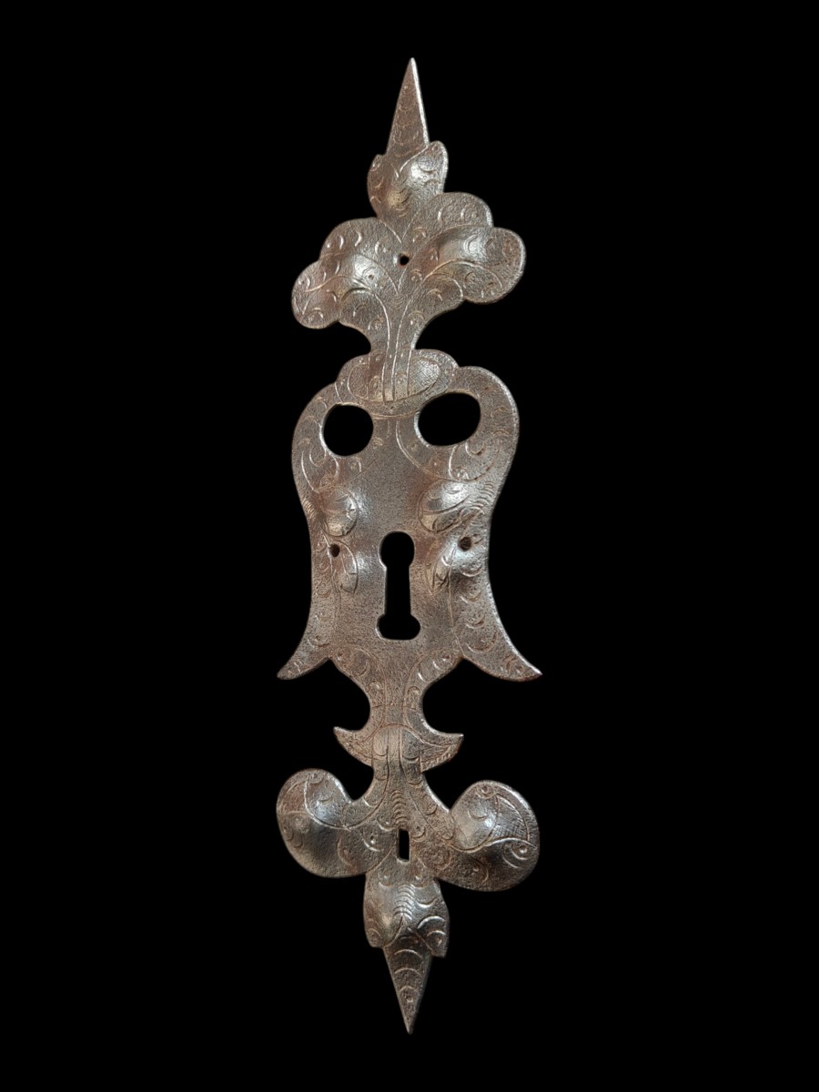Large Wrought-iron Key Hole Cover With Engravings, Germany, 18th Century -photo-3