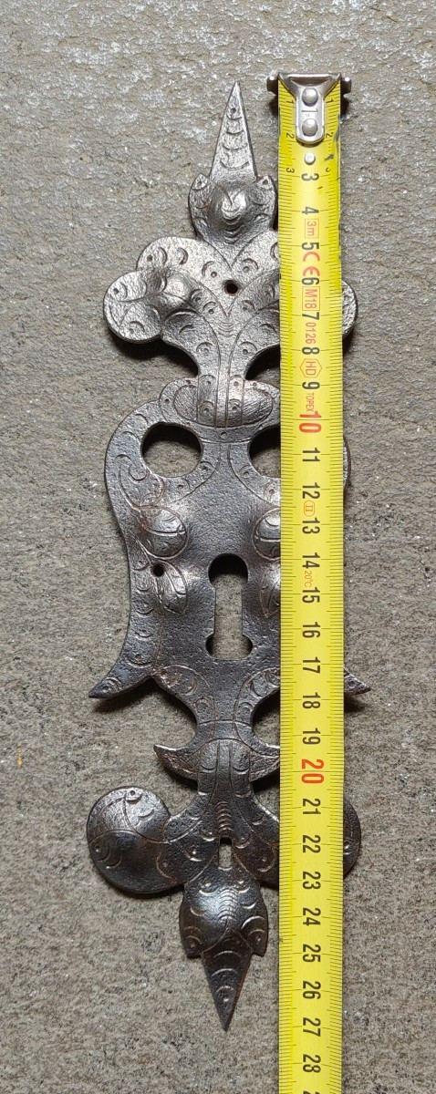 Large Wrought-iron Key Hole Cover With Engravings, Germany, 18th Century -photo-1