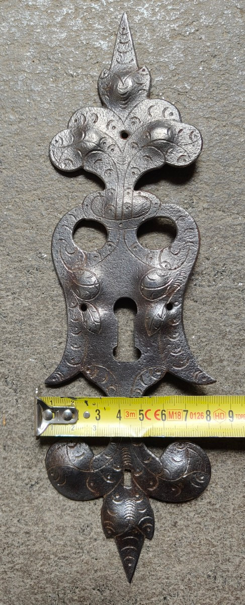 Large Wrought-iron Key Hole Cover With Engravings, Germany, 18th Century -photo-2