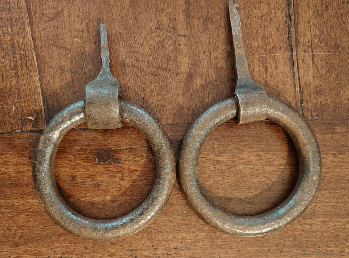 Paire anneaux en fer forgé XVIIIe siècle -photo-4