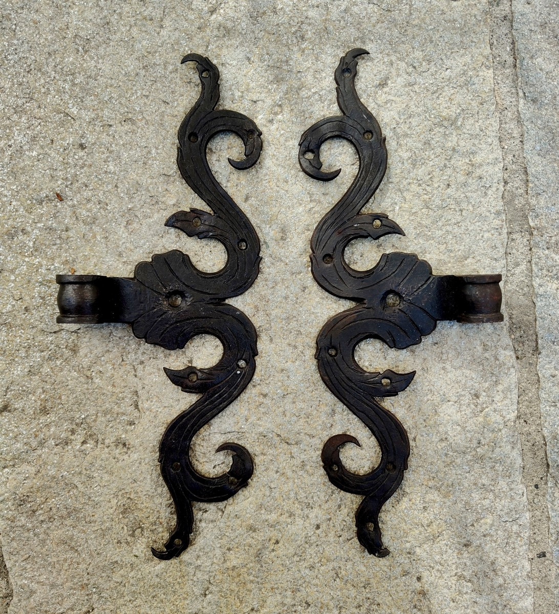 Paire de pentures en fer forgé et gravé XVIIIe siècle -photo-4