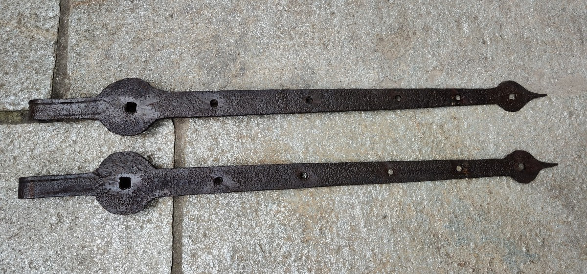 Pair Of 17th-century Door Hinges, 70 Cm Long-photo-1