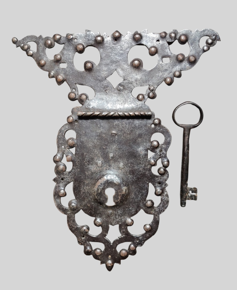 Serrure De Coffre En Fer Forgé XVIIIe Siècle