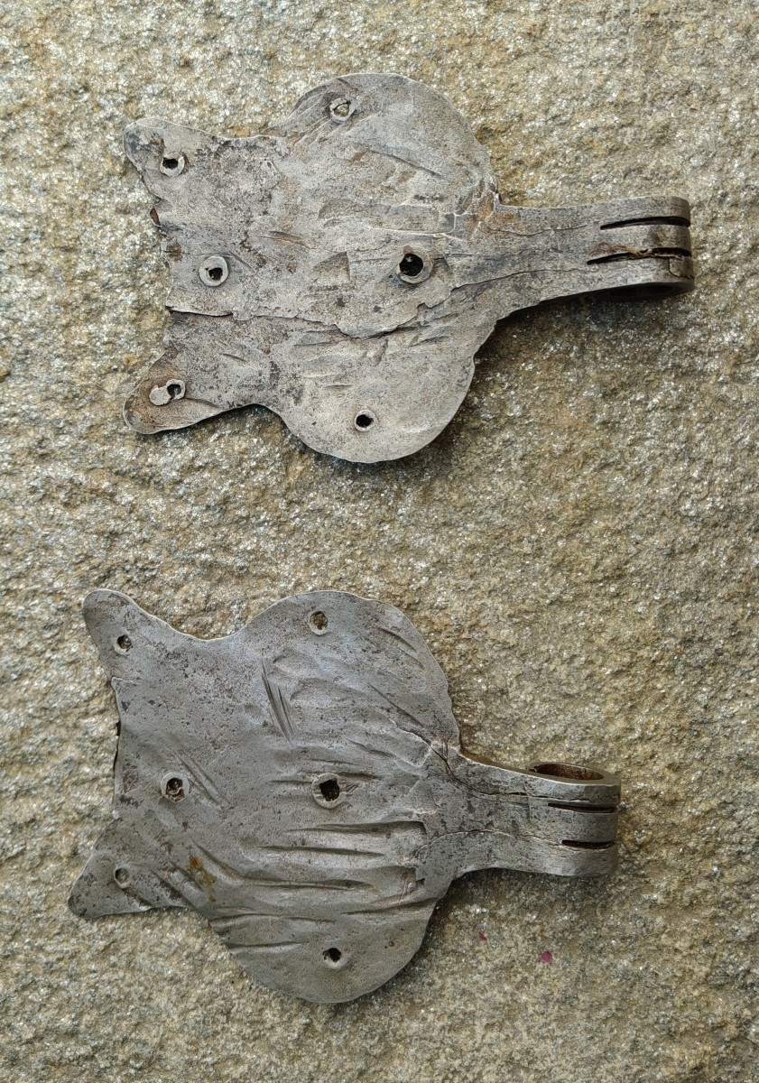 Paire de charnières de porte en fer forgé du début du XVIIIe siècle-photo-4