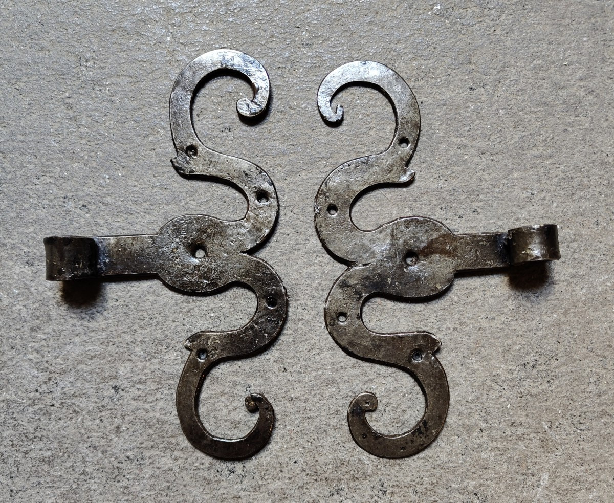 Pair Of Small Wrought-iron Hinges -photo-3