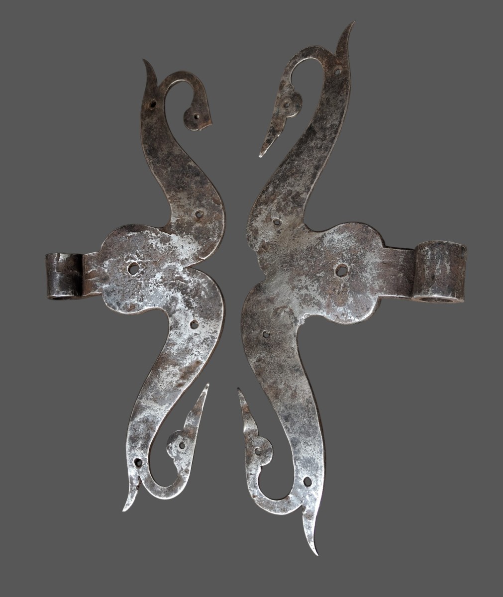 Paire de pentures de porte en fer forgé XVIIe siècle -photo-4