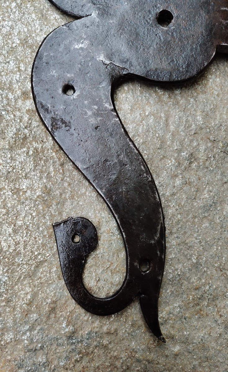 Pair Of Large 17th-century Wrought-iron Door Hinges -photo-4