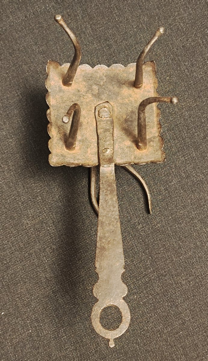 Brûle-cordon en fer forgé et gravé XVIIe siècle-photo-1