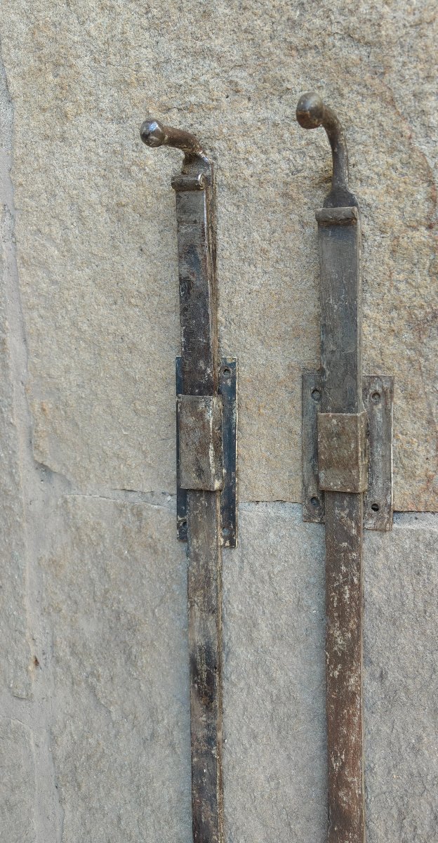 Two 18th-century Wrought-iron Bolts, 125 And 118 Cm-photo-2