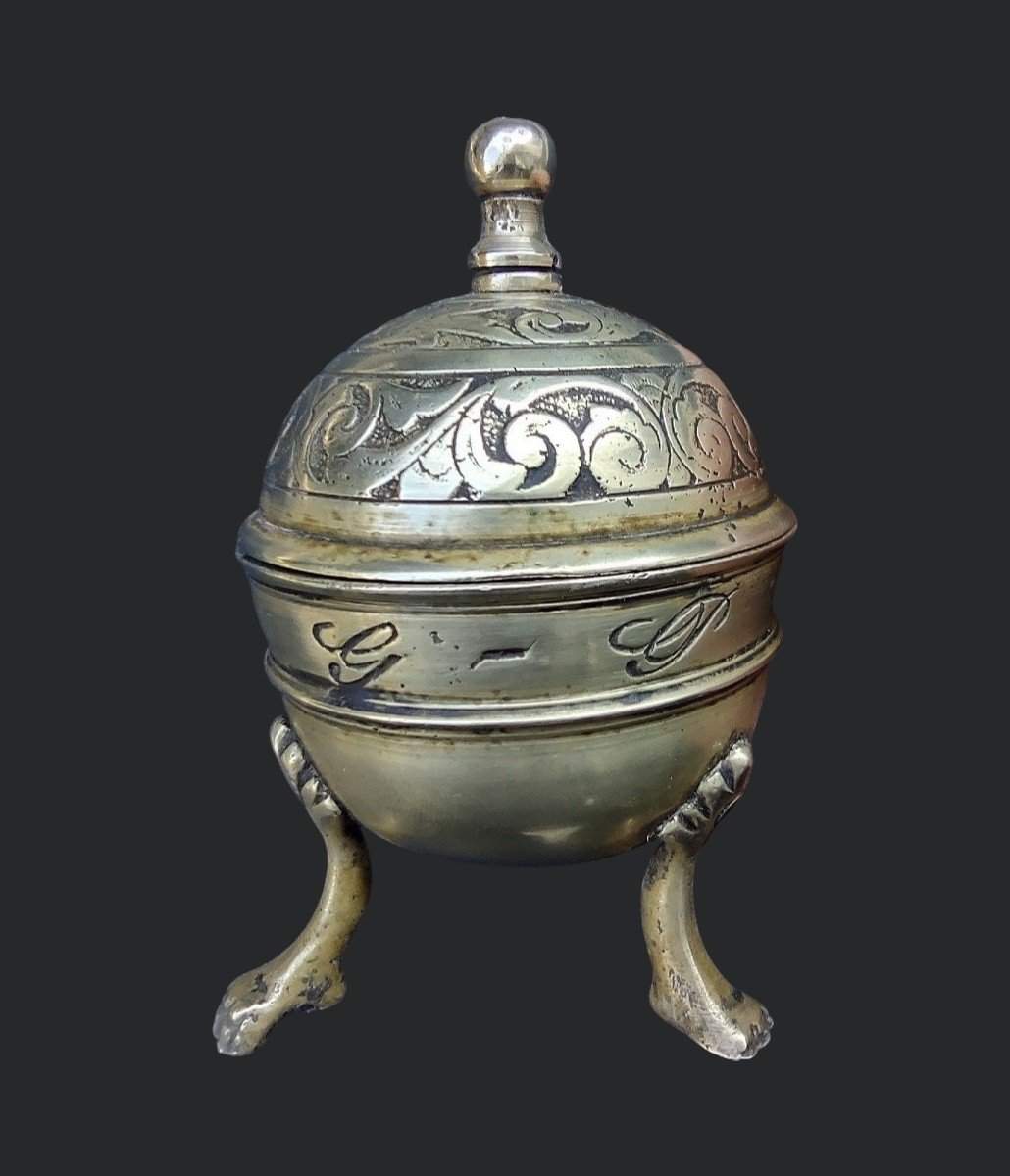 Boîte En Bronze Finement Gaufrée XVIIIe Siècle
