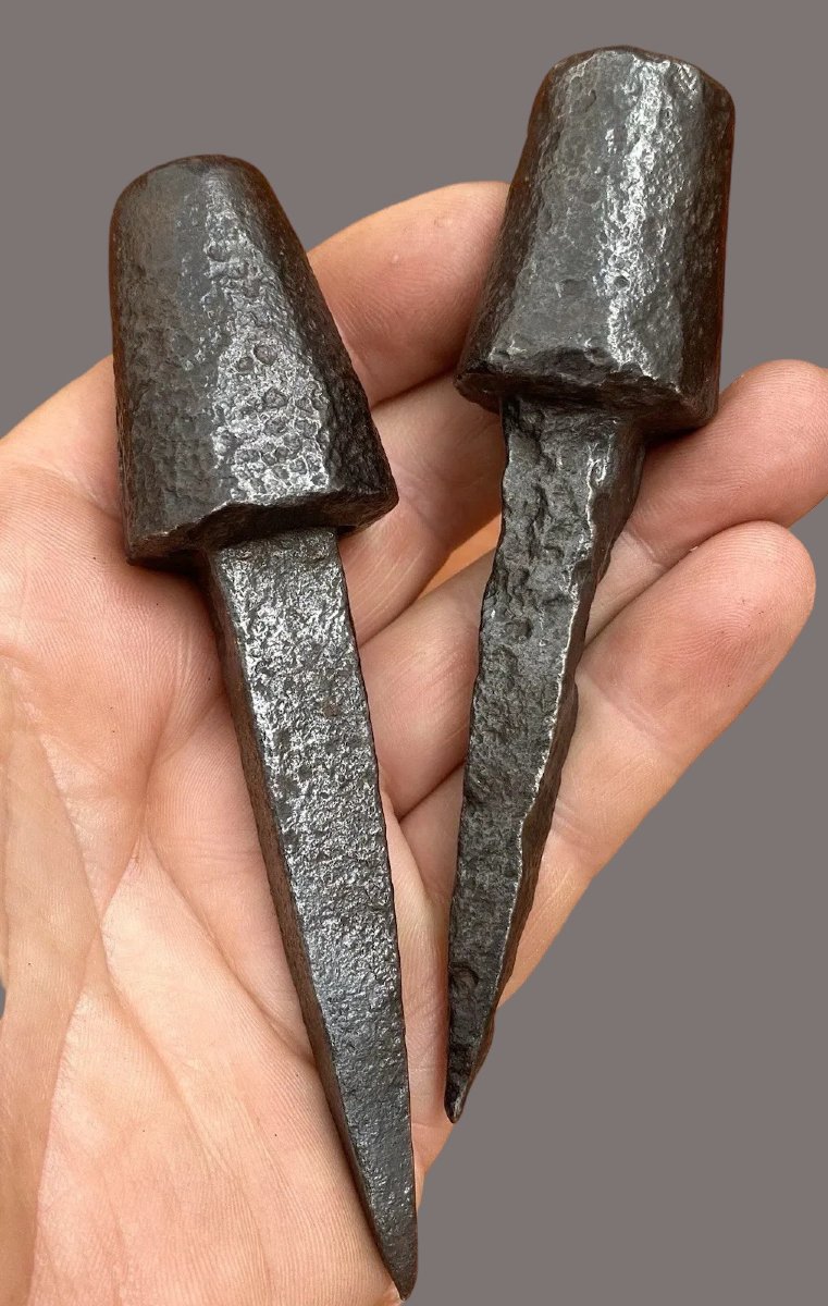 Two Beautiful Wrought-iron Nails From The 16th–17th Centuries-photo-2