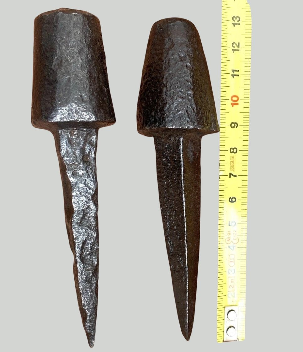 Two Beautiful Wrought-iron Nails From The 16th–17th Centuries-photo-3