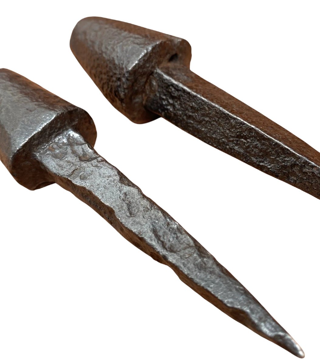 Two Beautiful Wrought-iron Nails From The 16th–17th Centuries-photo-3