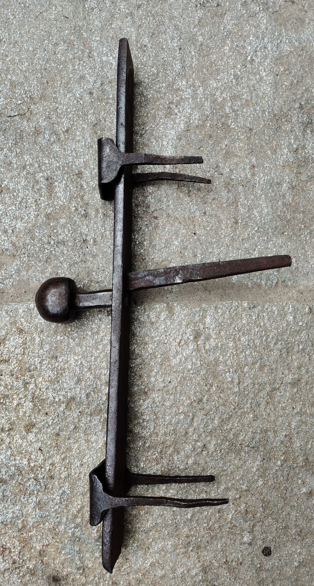 Ancien verrou en fer forgé et gravé-photo-4