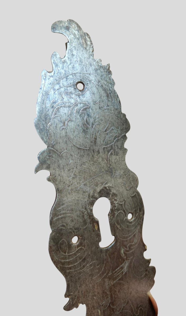 Important Baroque Iron Vent, Entirely Chiseled-photo-2